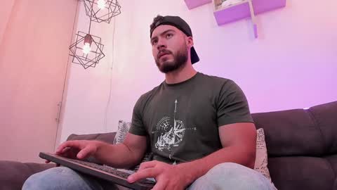Instagram jeanpaulfit  online show from 26, 12, 2024