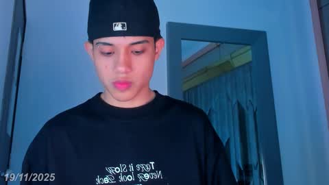 Snapshot of sebax_00 chatting on 19, 11, 2025 Sebastian online show from 19, 11, 2025