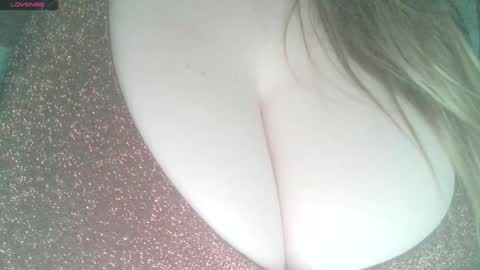 Snapshot of secret18slaveanon chatting on 4, 1, 2025 Sunny online show from 4, 1, 2025