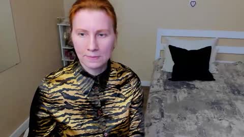 seductive_foxy_ online show from 3, 10, 2025