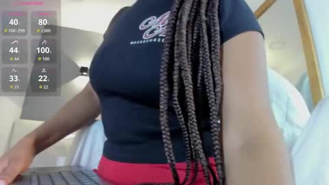 Snapshot of selena_monroy chatting on 22, 11, 2025 Selena online show from 22, 11, 2025