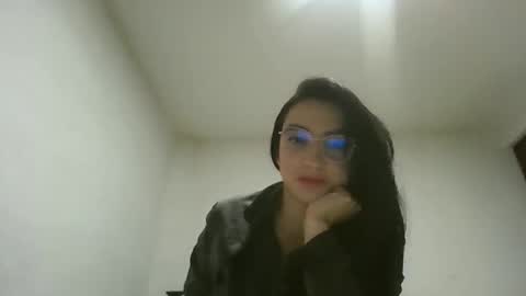Snapshot of selena_rous chatting on 12, 11, 2025 Selena Rous online show from 12, 11, 2025