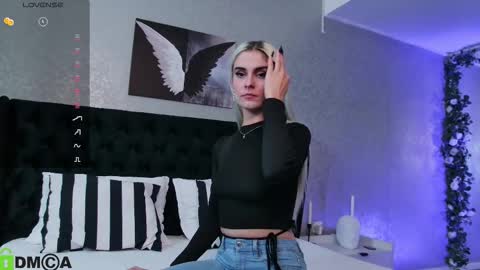 Snapshot of selenadaze chatting on 14, 10, 2025 Selena online show from 14, 10, 2025