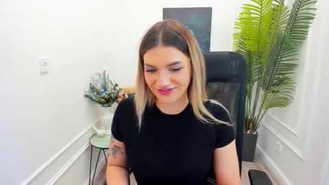selenaemoore online show from 5, 10, 2025