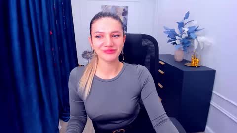 selenaemoore online show from 16, 11, 2025