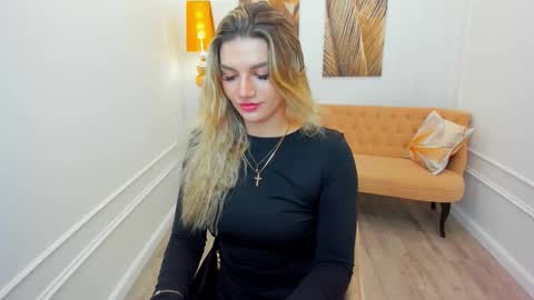 selenaemoore online show from 4, 2, 2026