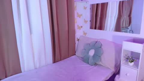 Snapshot of selenareyes chatting on 14, 9, 2025 JC online show from 14, 9, 2025