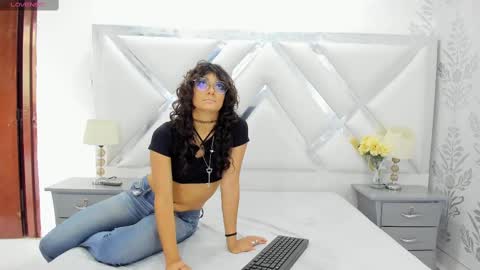 Selena reyess online show from 29, 9, 2025