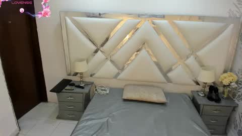 Selena reyess online show from 19, 12, 2025