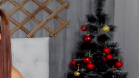 Snapshot of selenarousey chatting on 19, 12, 2024 Selena online show from 19, 12, 2024