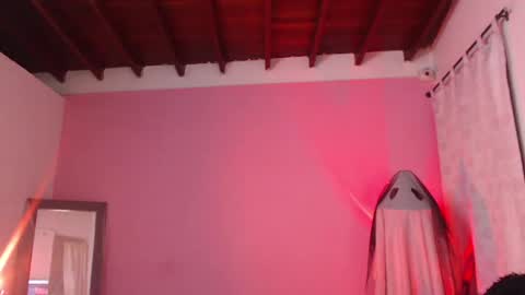 Snapshot of selene_gils chatting on 30, 10, 2025 nathy online show from 30, 10, 2025