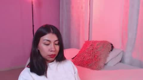 Snapshot of selene_gils chatting on 14, 11, 2025 nathy online show from 14, 11, 2025