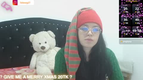 Snapshot of seleneg chatting on 4, 12, 2024 Selene G online show from 4, 12, 2024