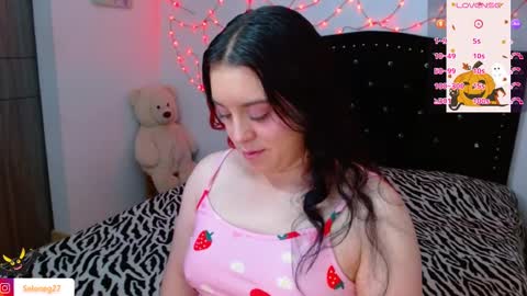Snapshot of seleneg chatting on 7, 10, 2025 Selene G online show from 7, 10, 2025