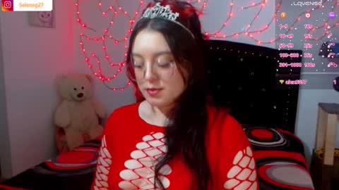 Snapshot of seleneg chatting on 7, 11, 2025 Selene G online show from 7, 11, 2025