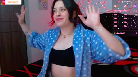 Snapshot of seleneg chatting on 28, 11, 2025 Selene G online show from 28, 11, 2025