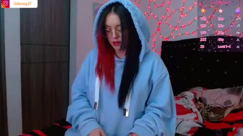 Snapshot of seleneg chatting on 3, 12, 2025 Selene G online show from 3, 12, 2025