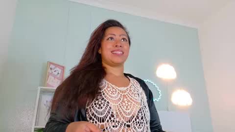 Snapshot of selenegibson__ chatting on 18, 11, 2025 SELENE GIBSON online show from 18, 11, 2025