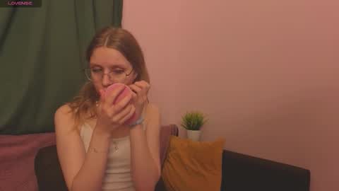 Ashley online show from 4, 10, 2025