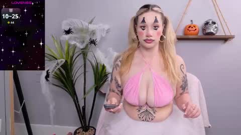 Snapshot of selina_thick chatting on 1, 11, 2025 Selina Mae online show from 1, 11, 2025