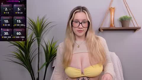 Snapshot of selina_thick chatting on 3, 11, 2025 Selina Mae online show from 3, 11, 2025