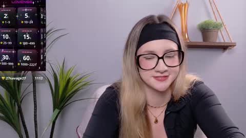 Snapshot of selina_thick chatting on 27, 11, 2025 Selina Mae online show from 27, 11, 2025