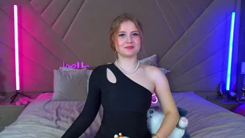 Snapshot of selinswarovski chatting on 31, 1, 2025 SelinSwarovski online show from 31, 1, 2025