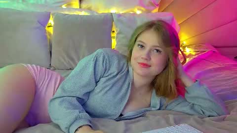Snapshot of selinswarovski chatting on 7, 3, 2025 SelinSwarovski online show from 7, 3, 2025