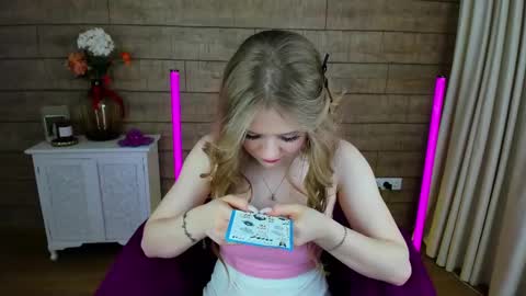 Snapshot of selinswarovski chatting on 11, 3, 2025 SelinSwarovski online show from 11, 3, 2025