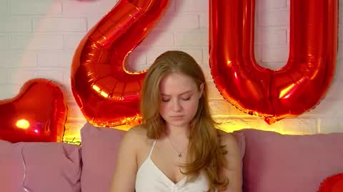 Snapshot of selinswarovski chatting on 9, 9, 2025 SelinSwarovski online show from 9, 9, 2025