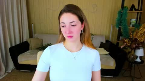 sensitiveheartt online show from 4, 12, 2025