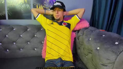 Snapshot of sensualsoulss chatting on 17, 10, 2025 sensualsoulss online show from 17, 10, 2025