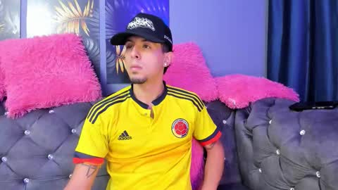 Snapshot of sensualsoulss chatting on 4, 11, 2025 sensualsoulss online show from 4, 11, 2025