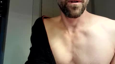 Snapshot of sensuasculine chatting on 24, 9, 2025 Matt online show from 24, 9, 2025