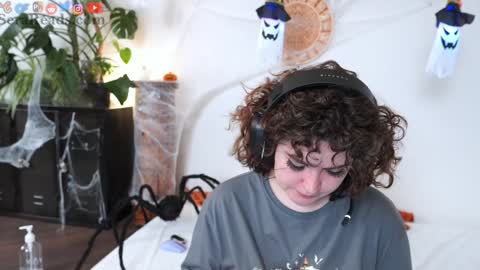 SeraReads online show from 24, 10, 2025