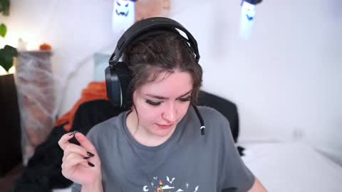 SeraReads online show from 28, 10, 2025