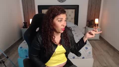 Snapshot of serena_houstonn chatting on 15, 11, 2025 Serena online show from 15, 11, 2025