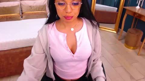 Snapshot of serena_mendez chatting on 26, 10, 2025 Serena online show from 26, 10, 2025