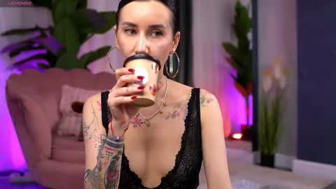 Serena online show from 31, 10, 2025