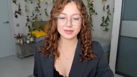 Snapshot of sereneflame chatting on 19, 10, 2025 Ophelia online show from 19, 10, 2025