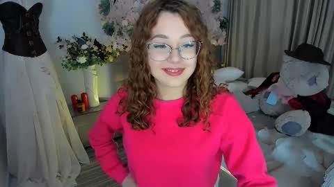 Snapshot of sereneflame chatting on 5, 11, 2025 Ophelia online show from 5, 11, 2025