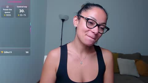 Snapshot of serenesophi chatting on 15, 11, 2025 SereneSophi online show from 15, 11, 2025