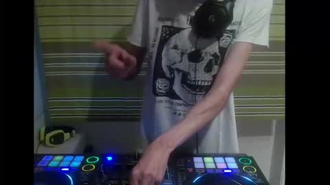 Dj Notorious aka bionik hand online show from 19, 9, 2025