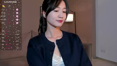 Snapshot of seulbi chatting on 13, 10, 2025 Sana online show from 13, 10, 2025