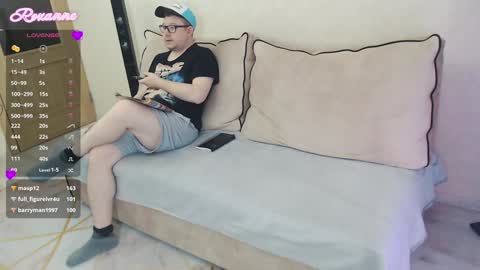 Roxy Kate Mary Alex Arnold online show from 15, 12, 2024