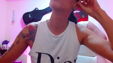 Snapshot of sexmilkdirty chatting on 8, 12, 2024 sexmilkdirty online show from 8, 12, 2024
