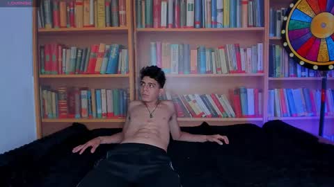 Snapshot of sexonfire111 chatting on 8, 11, 2025 April 18 year and ROSS dick 20cm online show from 8, 11, 2025