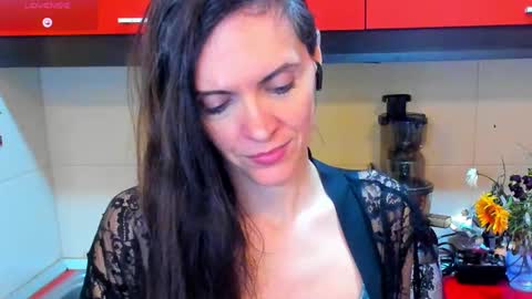 Snapshot of sexqueen1111 chatting on 25, 1, 2025 sexqueen1111 online show from 25, 1, 2025