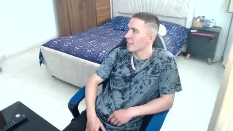 sextinger online show from 8, 1, 2025