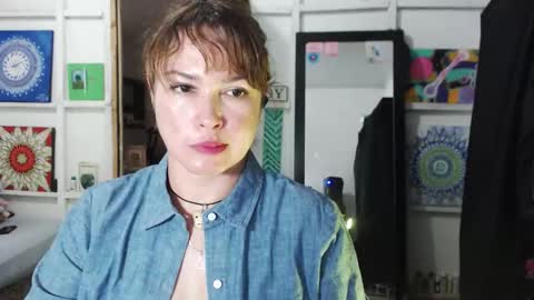 Snapshot of sexwwoman chatting on 21, 10, 2025 CHIARA online show from 21, 10, 2025